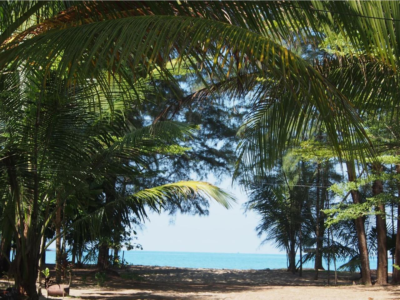 Sea Rounding Hotel Ko Phra Thong Buitenkant foto